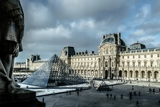 Amusing French Phrases That Will Make You Laugh and Learn