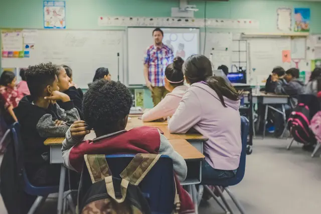 How to Use AI to Learn English Effectively